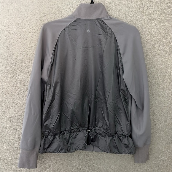 Women’s Lululemon Athletics Swept Along Jacket Gray, Small, Soft - Picture 5 of 8